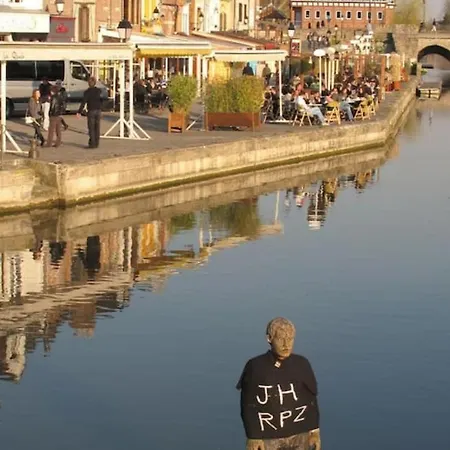 Cosy Gare Equipe Wifi Netflix 2pers 아파트